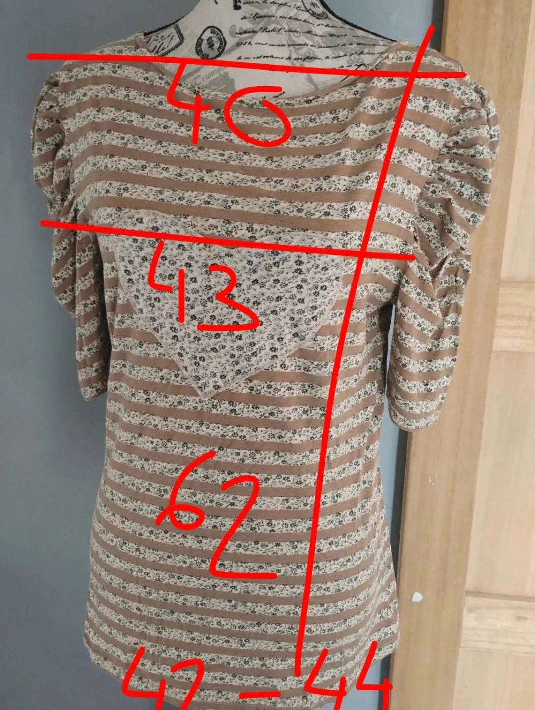 Blouse met bruine bloemenprint en geborduurd hart, Anne Weyburn, T42/44 – photo 6